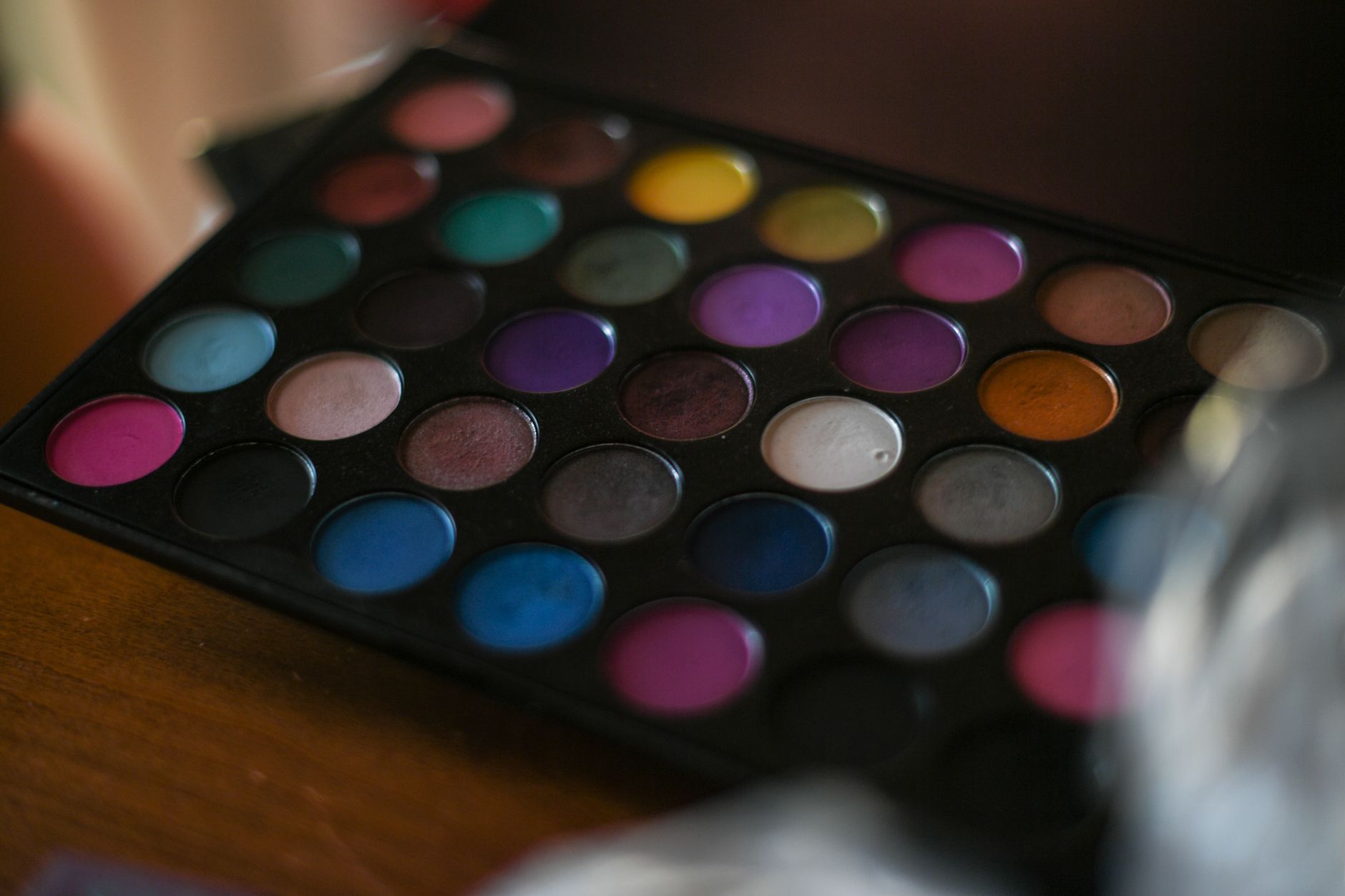 Why Eyeshadow Palettes Are Dying While Single Pans Thrive: The Curation Economy Hits Cosmetics