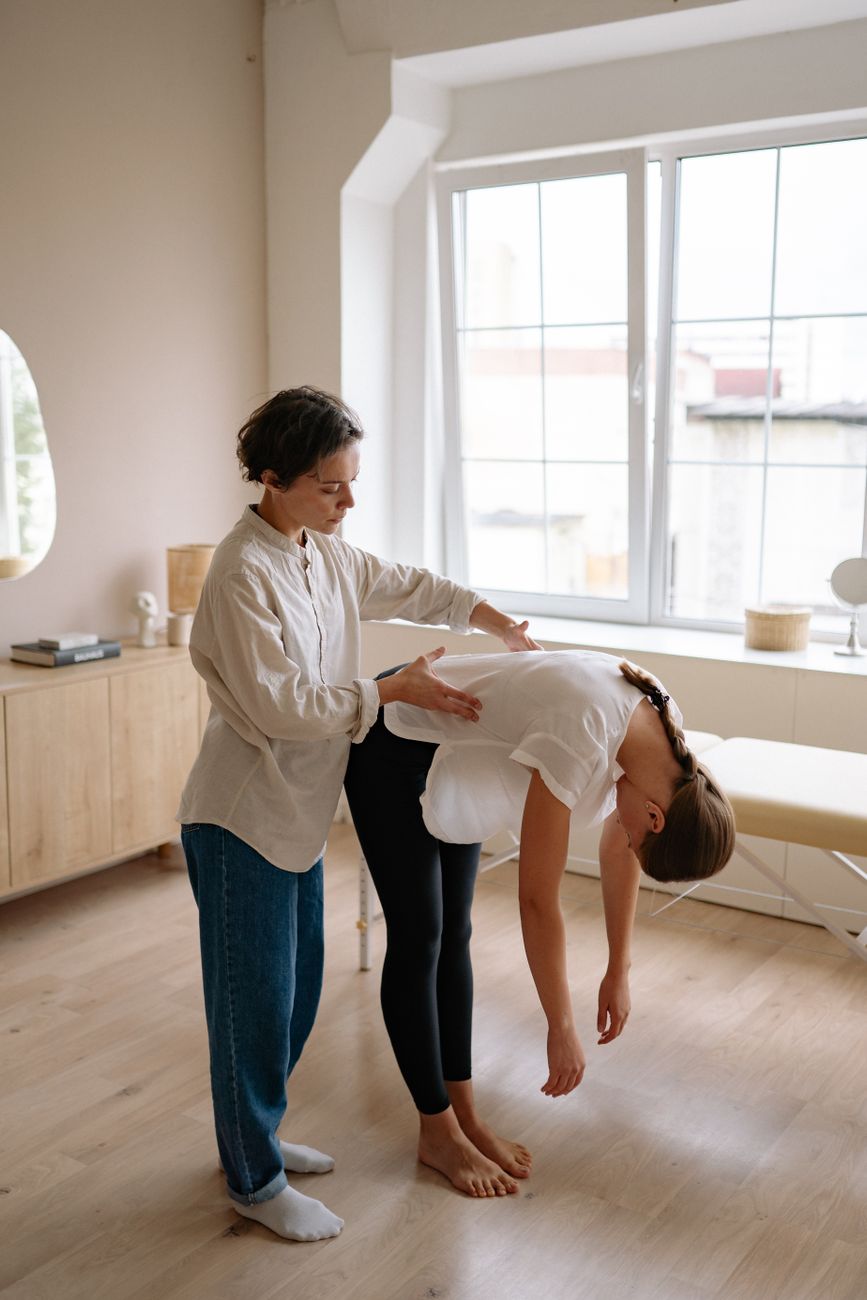 Why Women Are Firing Their Therapists for Somatic Practitioners