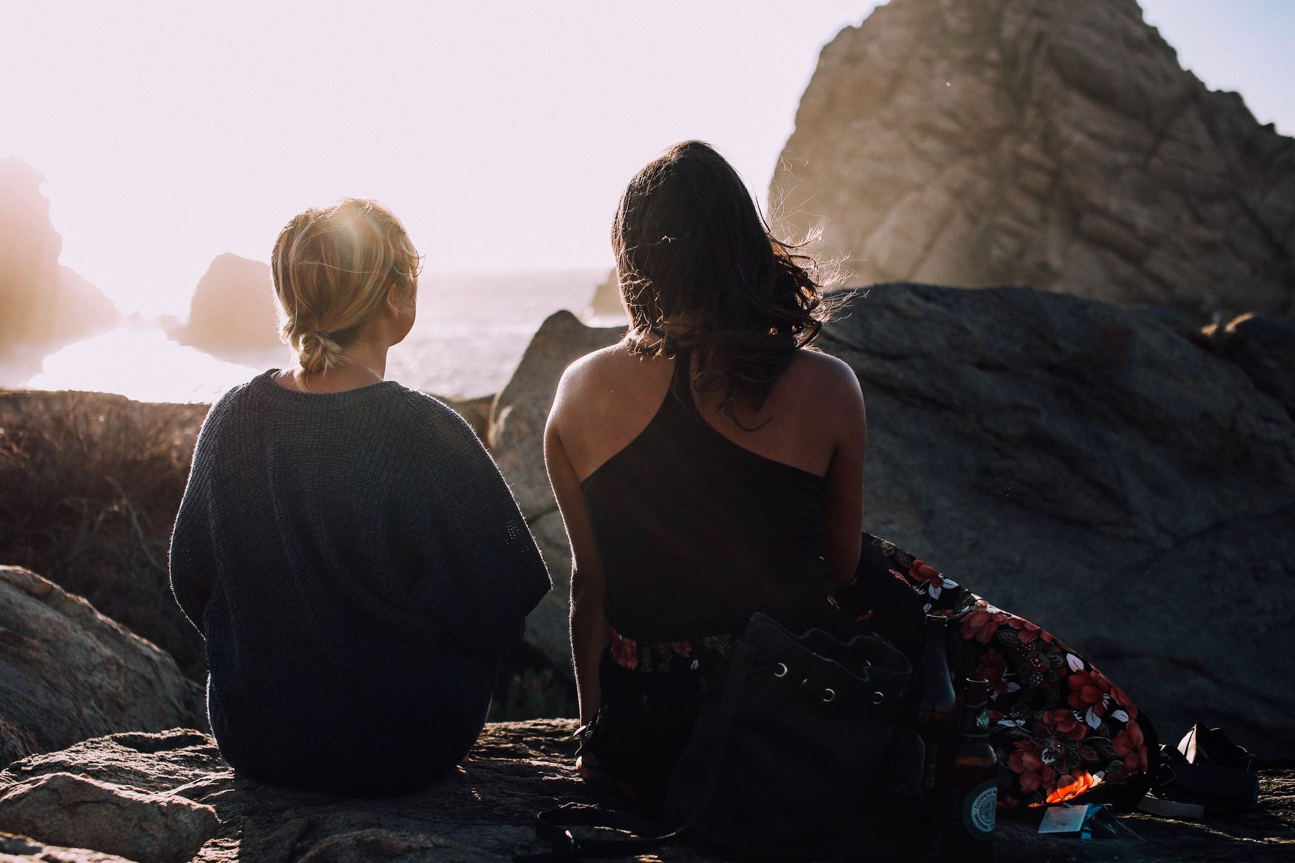 Friendship Downshifting: The Quiet Practice of Replacing Deep Conversations with Low-Effort Memes