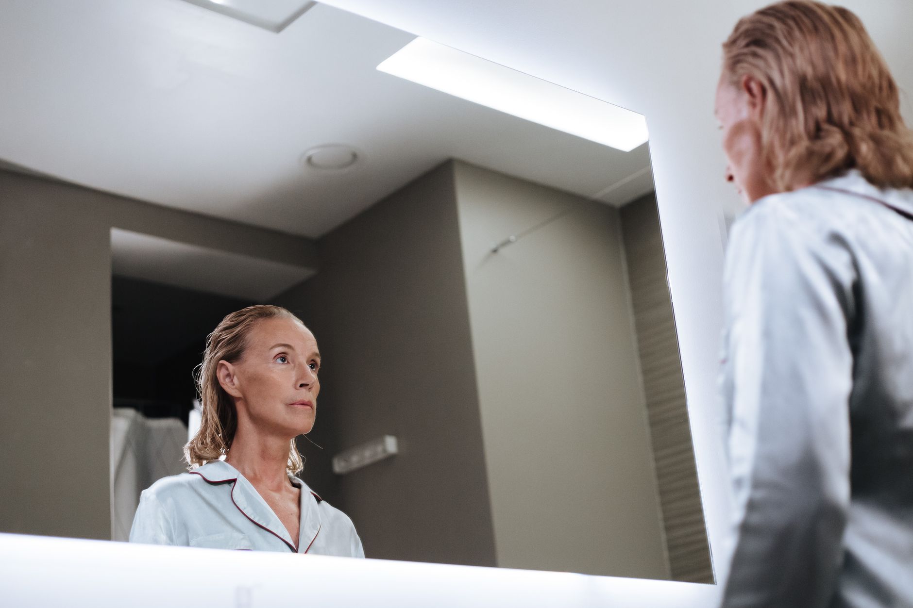 Bathroom Mirrors Are Disappearing—Replaced by 'Reflective Moments' That Cost $8,000