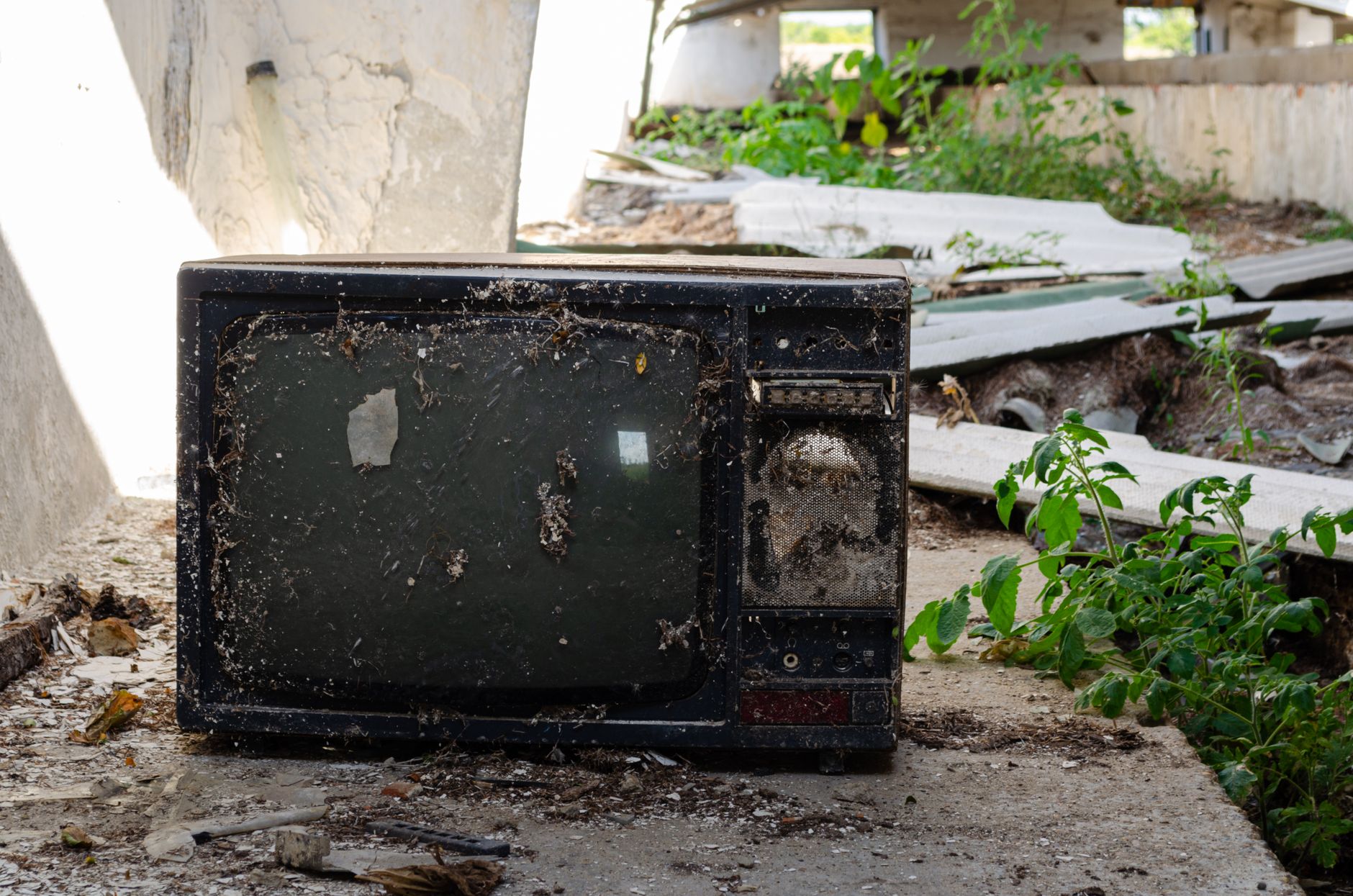 High-Low Collapse: When Prestige TV Borrows from Reality and No One Can Tell the Difference