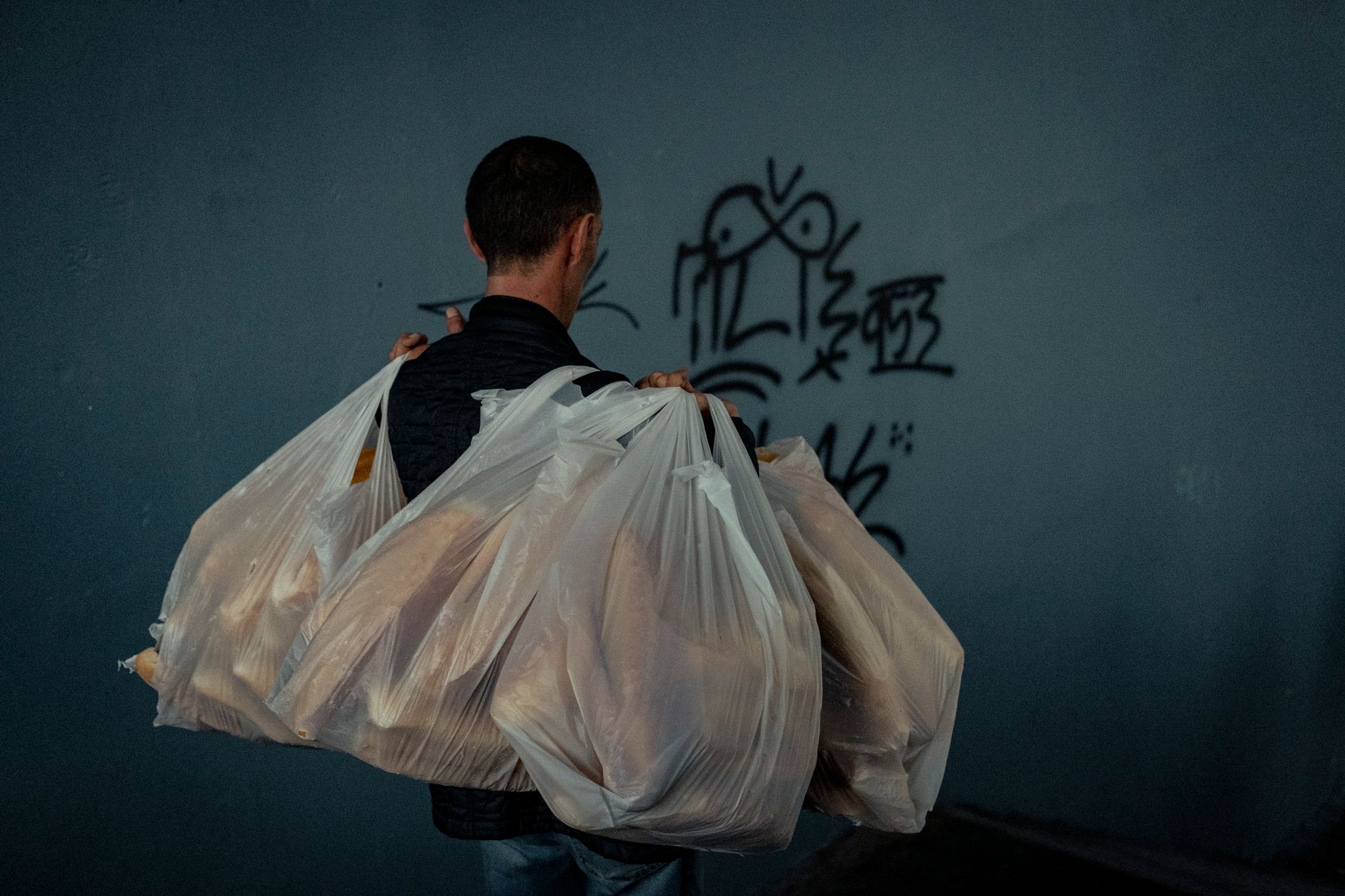 The Carry-On Maximalist: Why Everyone Suddenly Needs to Prove They Can Fit Their Entire Life in a 22-Inch Bag
