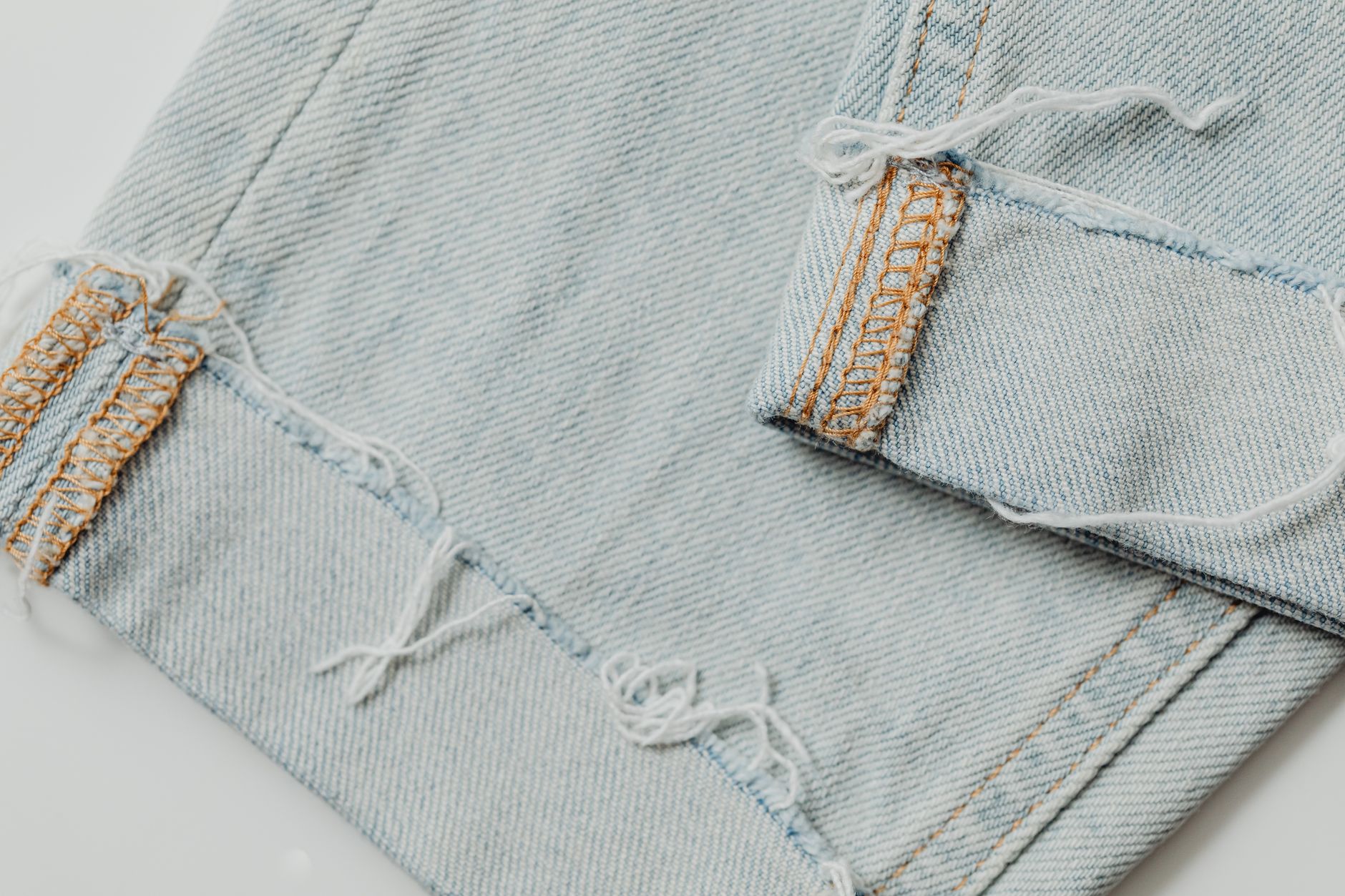 Asymmetrical Hems Became Symmetrical Again: Why Evenness Suddenly Looks Radical