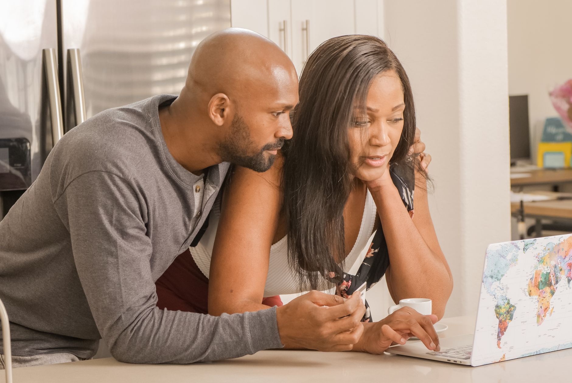 The Receipts Era: Why Couples Are Screenshotting Everything Instead of Having Difficult Conversations