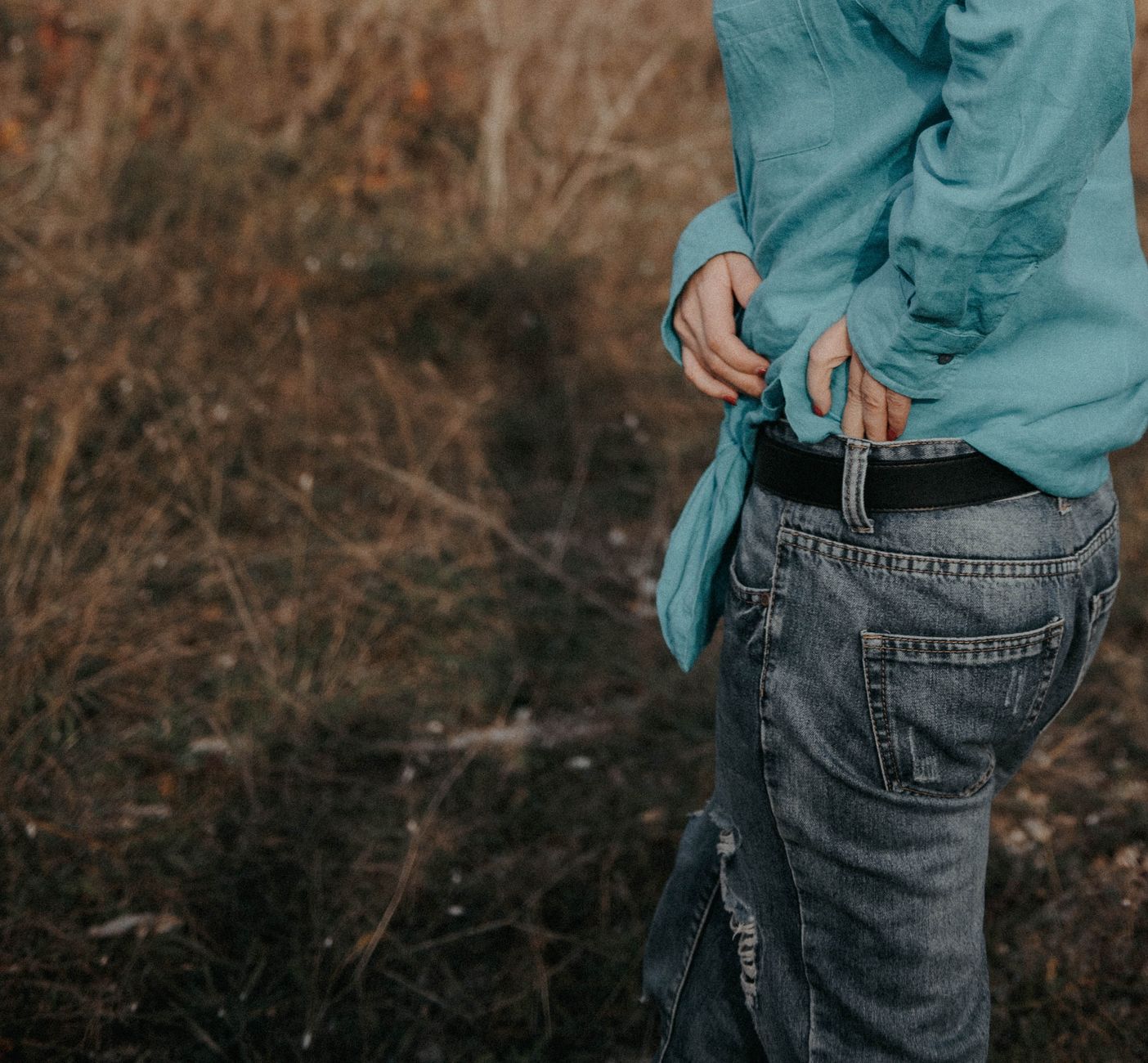 Tucked-In Shirts Became Front-Tucked Only: When Full Tucks Started Looking Like You Tried Too Hard