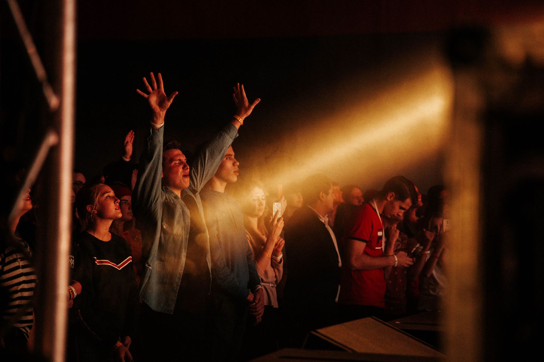 The Applause Gap: Why Live Audiences Forgot How to React at the Right Moments