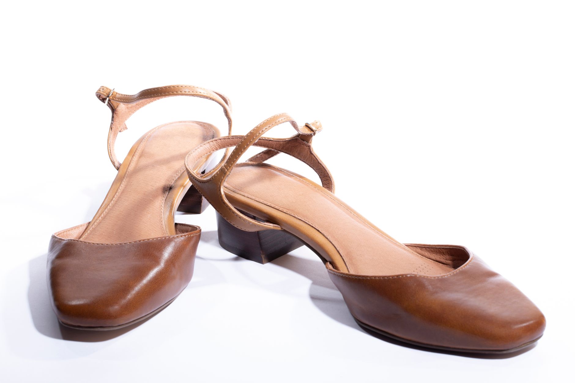 The Return of the Kitten Heel Is Actually About Cruelty: Why the Most Tentative Shoe Won