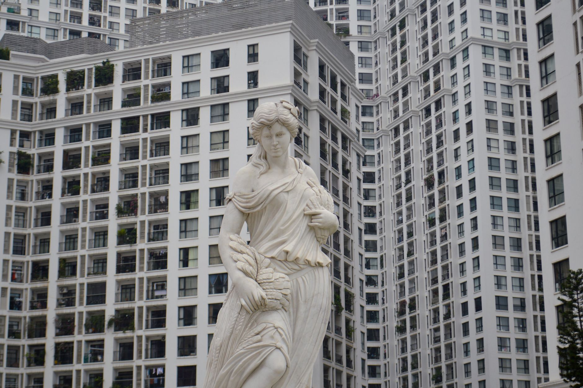 The New Apartment Status Symbol Isn't Marble—It's Humidity Control