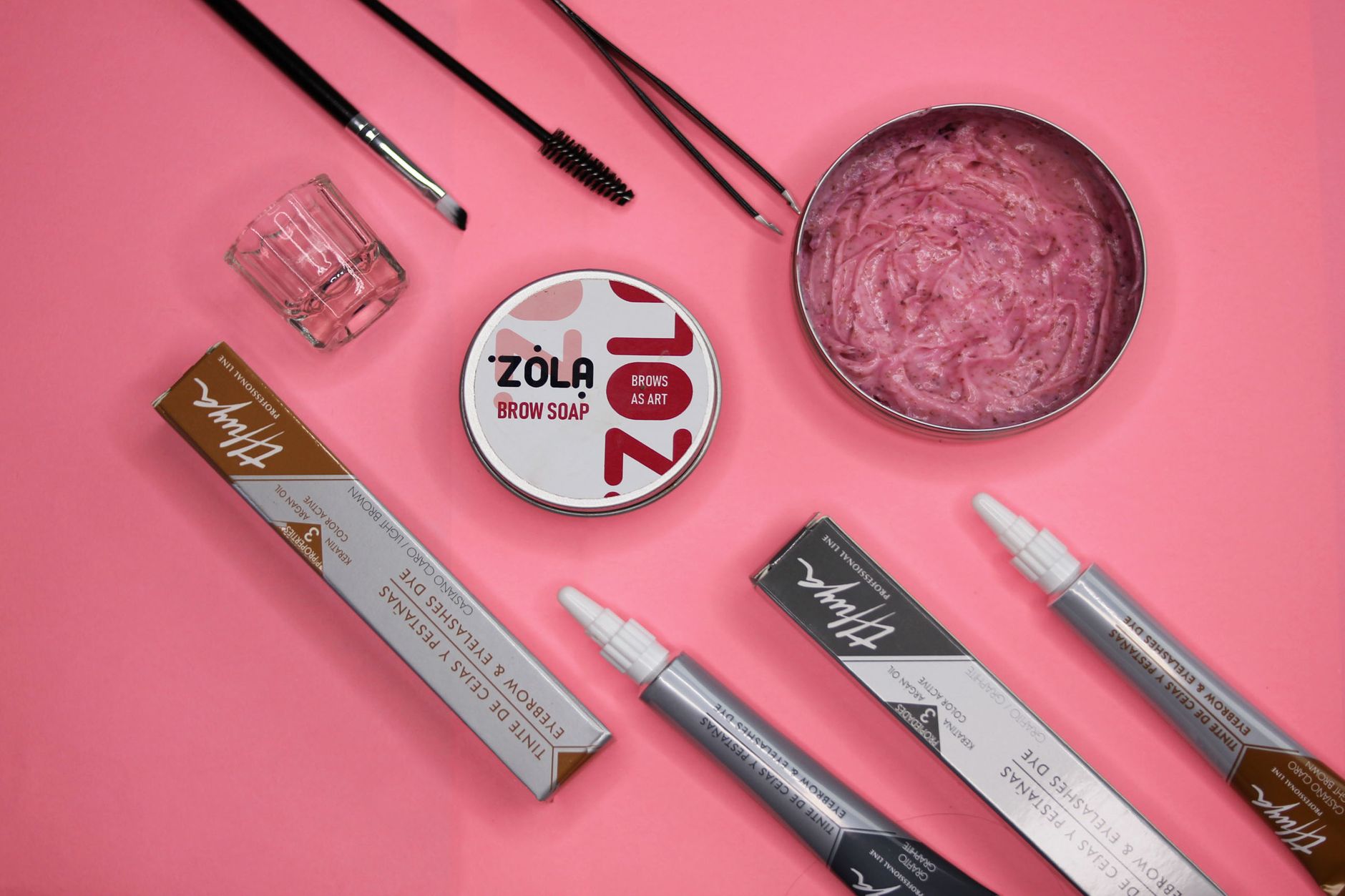 The Eyebrow Pen Extinction: Why Everyone Switched to Soap and Never Looked Back
