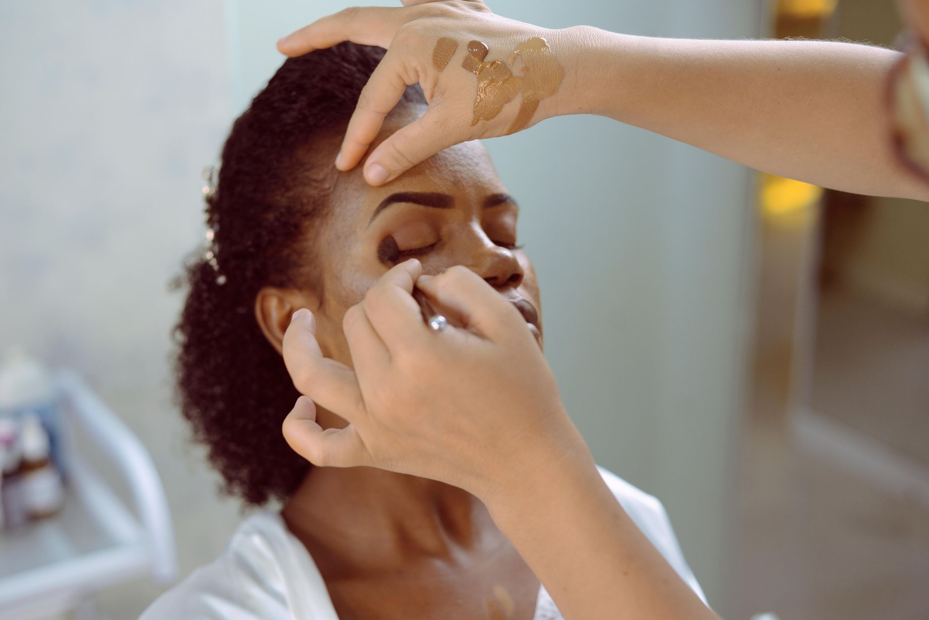 Foundation Mixing Became a Personality Trait: When Customization Turned Into Performance Art
